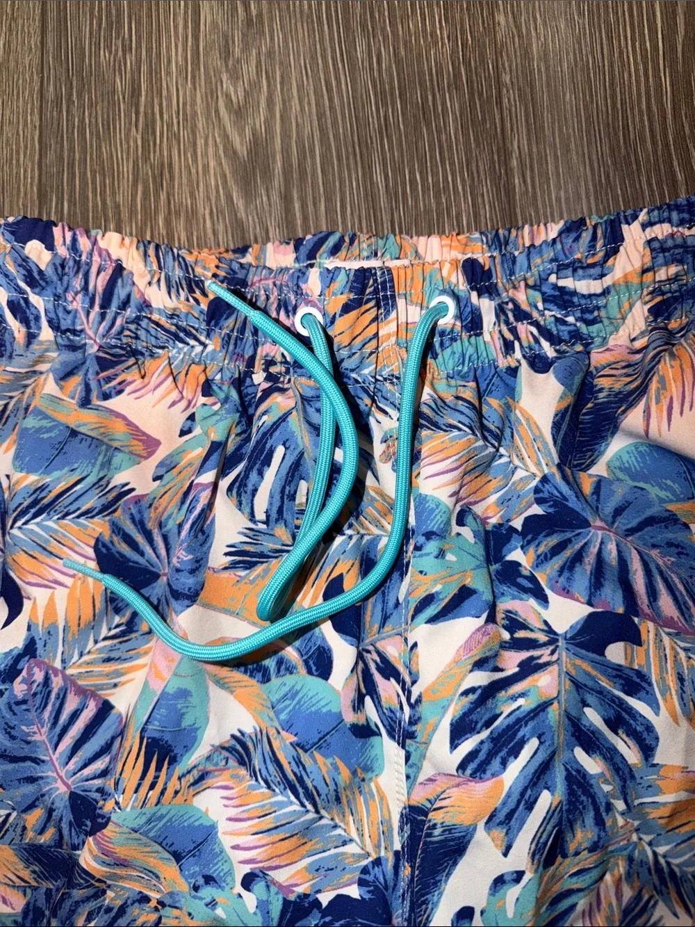 Tropical Leaf Men’s Swim Shorts Blue Peach Cabana Crown & Ivy M elastic waist
